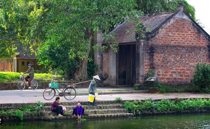 Duong Lam est l’un des plus anciens villages du Vietnam et offre un aperçu authentique de la vie rurale traditionnelle du delta du fleuve Rouge.